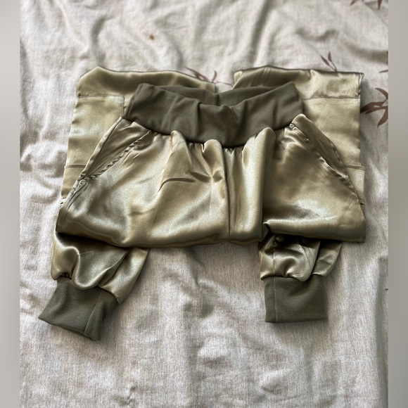 New! Gorgeous Green Pant 4 pockets Sz S cargo jogger with elasticized waist - Picture 10 of 13